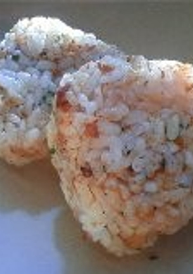 ちょっと香ばしいおかかおにぎり-レシピのメイン写真