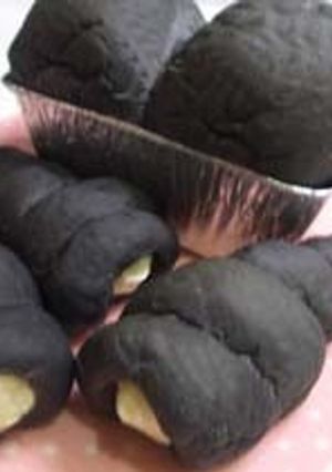 竹炭コルネとミニ食パン-レシピのメイン写真