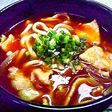 熱々でコク旨!専門店の肉入りカレーうどん
