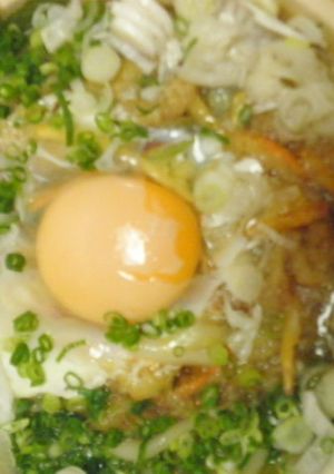 かき揚げ・玉子入り鍋焼きうどん。-レシピのメイン写真