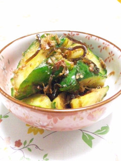 塩昆布&かつお節で きゅうりのお漬け物-レシピのメイン写真