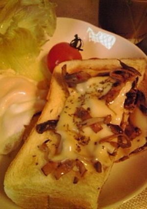 昨日の夕食が今日の朝食になる☆トースト-レシピのメイン写真