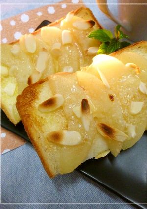 白桃（缶）の蜂蜜梅風味のトースト-レシピのメイン写真