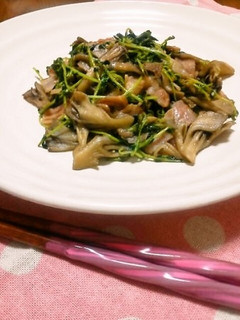 豆苗と舞茸のにんにくバターベーコン炒め-レシピのメイン写真