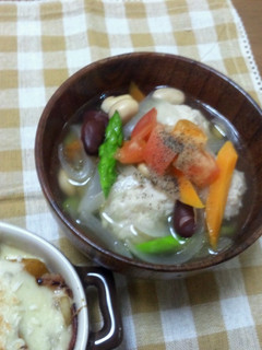 鶏だんごとお豆たっぷりコンソメスープ-レシピのメイン写真