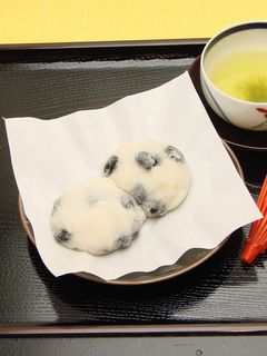 余ったお餅で!黒豆大福風-レシピのメイン写真