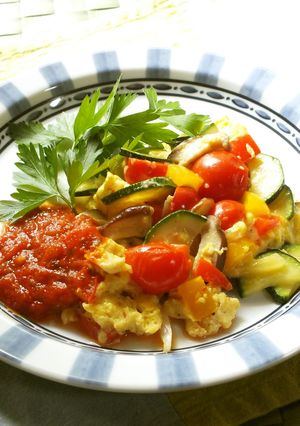 夏野菜のスクランブルエッグ-レシピのメイン写真