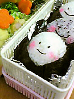 お弁当に!お供に連れてって☆おにぎりくん-レシピのメイン写真