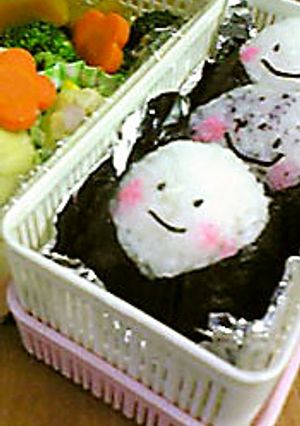 お弁当に！お供に連れてって☆おにぎりくん-レシピのメイン写真
