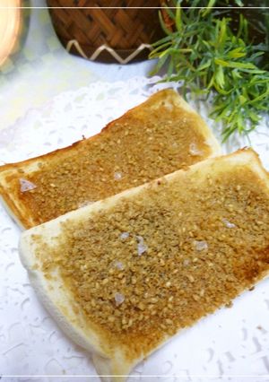 胡麻たっぷり♡黒蜜・塩トースト-レシピのメイン写真