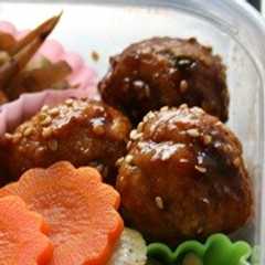 รูปของ お弁当に♪甘辛肉団子