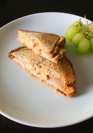簡単♥ハムチーズフムスホットサンド♥♡-レシピのメイン写真