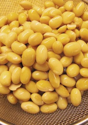 祝話題入り！鍋でふっくら乾燥大豆の戻し方-レシピのメイン写真