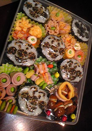 大量生産！アンパンマン海苔巻き♪-レシピのメイン写真