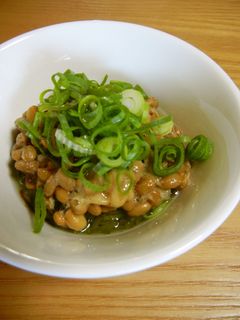 即席☆朝ごはんのお供♪めかぶ納豆!-レシピのメイン写真