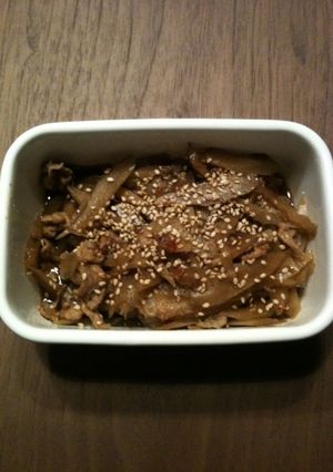 ピリッと☆豚肉とごぼうの時雨煮-レシピのメイン写真