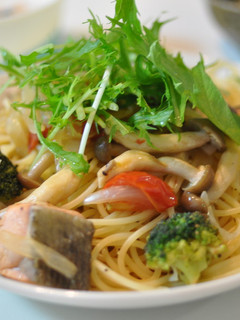 秋鮭とブロッコリーの秋色パスタ-レシピのメイン写真