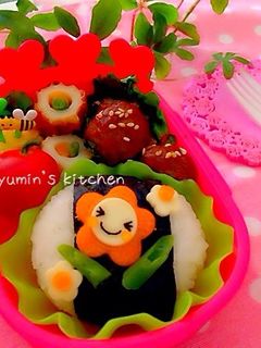 人参とチーズでお花ちゃん*キャラ弁-レシピのメイン写真