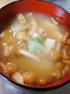 なめこと里芋とお豆腐の味噌汁♬-レシピのメイン写真