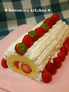 ふわふわイチゴロールケーキ-レシピのメイン写真