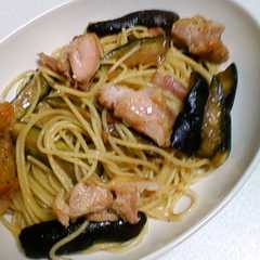 รูปของ ランチに♪ナスと鶏肉のコンソメパスタ