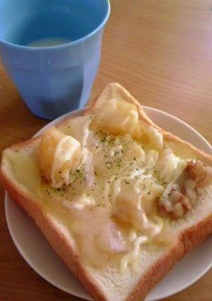 肉じゃがチーズトースト-レシピのメイン写真