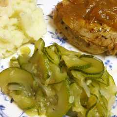 รูปของ ズッキーニのひたひた煮