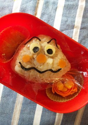 普通の道具で簡単キャラ弁!カレーパンマン-レシピのメイン写真