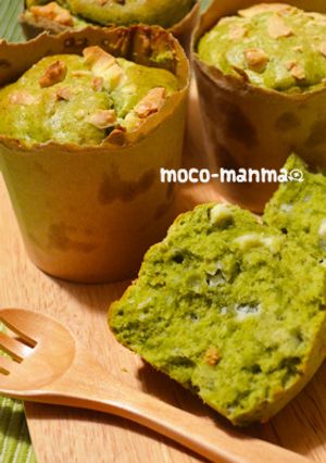 ホワイトチョコと抹茶のふんわりマフィン♪-レシピのメイン写真
