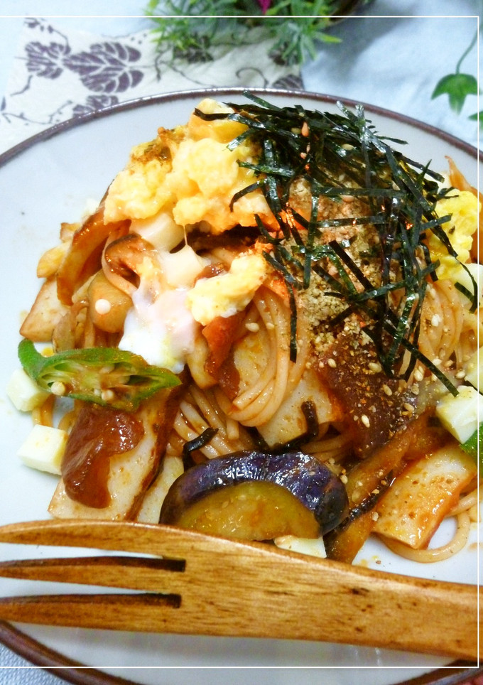 卵と蒲鉾と野菜のパスタ　トマト味噌仕立て-レシピのメイン写真