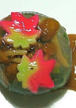 もみじ麩となめこ，菊菜のゼリー-レシピのメイン写真