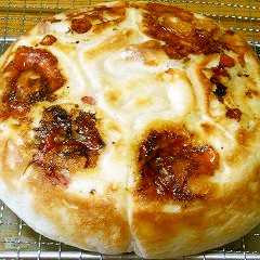 รูปของ 炊飯器で簡単ベーコンチーズパン