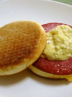 チーズソーセージのタルタルのせ☆マフィン-レシピのメイン写真