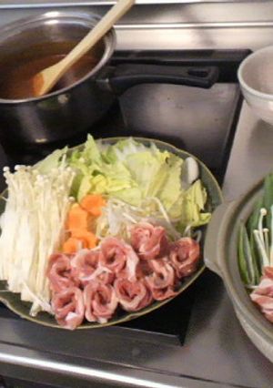 豚肉と野菜たっぷりのピリ辛みそ鍋-レシピのメイン写真