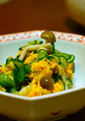 祖母から伝わる菊としめじと胡瓜の酢の物-レシピのメイン写真