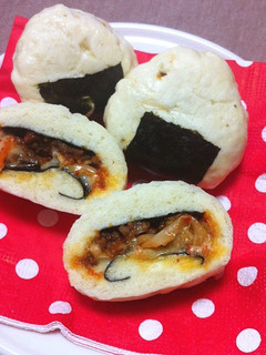 とろ~りチーズのそぼろキムチまん-レシピのメイン写真