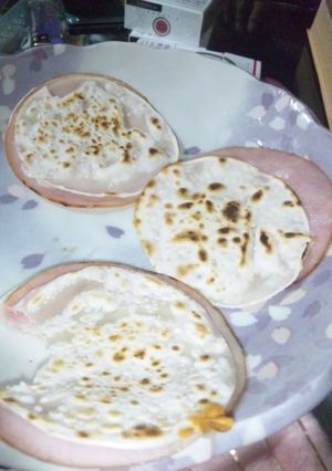 餃子の皮でﾊﾑﾁｰｽﾞｻﾝﾄﾞ焼簡単５分-レシピのメイン写真