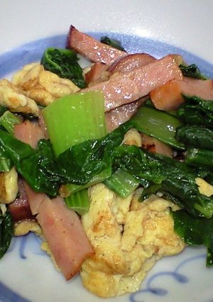 バター風味たっぷり小松菜と焼き豚の炒め物-レシピのメイン写真