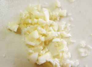 料理男子必見だよ！にんにくのみじん切り-レシピのメイン写真