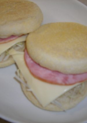 ハムとチーズとキャベツのマフィン-レシピのメイン写真