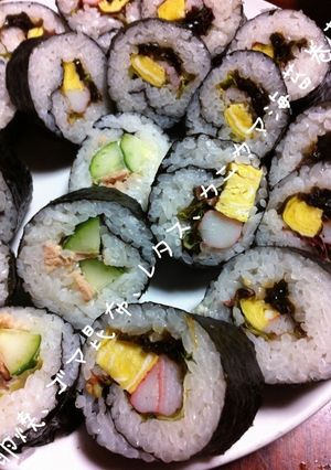 太巻き!美味しい♪〜卵、昆布、カニカマ-レシピのメイン写真