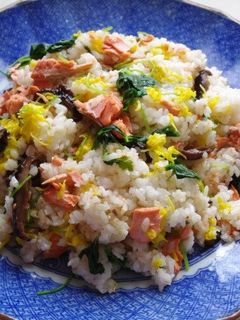 秋鮭と菊のちらし寿司-レシピのメイン写真