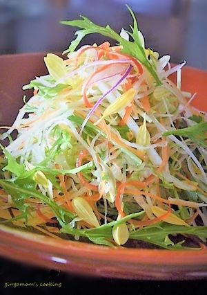 菊と千切り野菜のサラダ～百花繚乱-レシピのメイン写真