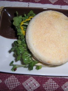 マフィンでなめたけチーズ&カイワレ-レシピのメイン写真