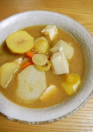 秋の味覚♪栗と里芋のホクホク味噌汁-レシピのメイン写真