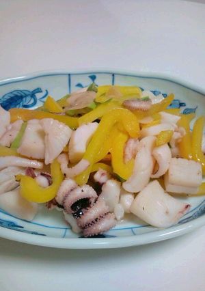 イカとパプリカのニンニク炒め-レシピのメイン写真