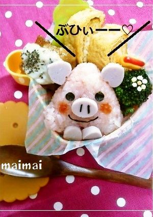 キャラ弁＊三角おにぎりdeぶたちゃん-レシピのメイン写真
