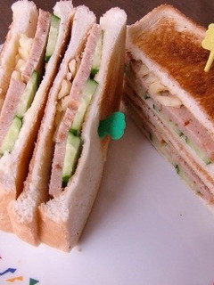 ソーセージときゅうりのホットサンドイッチ-レシピのメイン写真