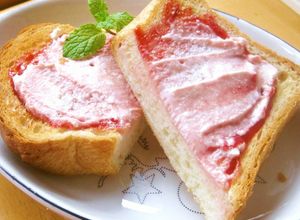サワークリームとジャムのトースト-レシピのメイン写真