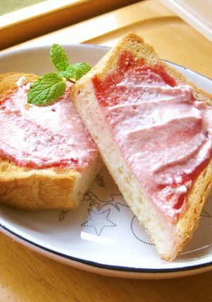 サワークリームとジャムのトースト-レシピのメイン写真